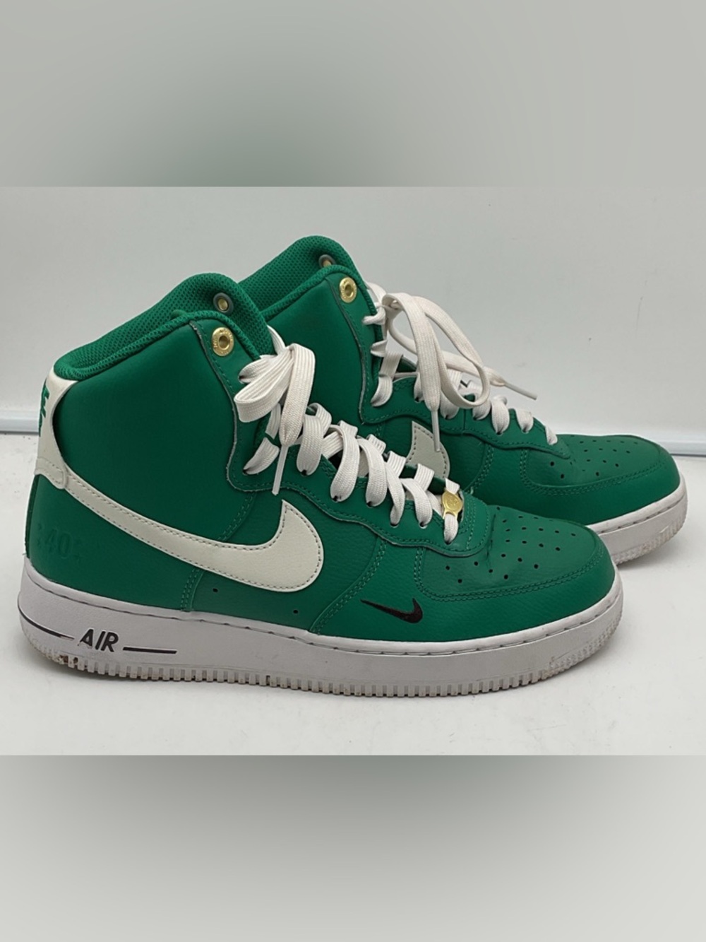 Nike Men’s High-Top Athletic Sneakers in Green and White